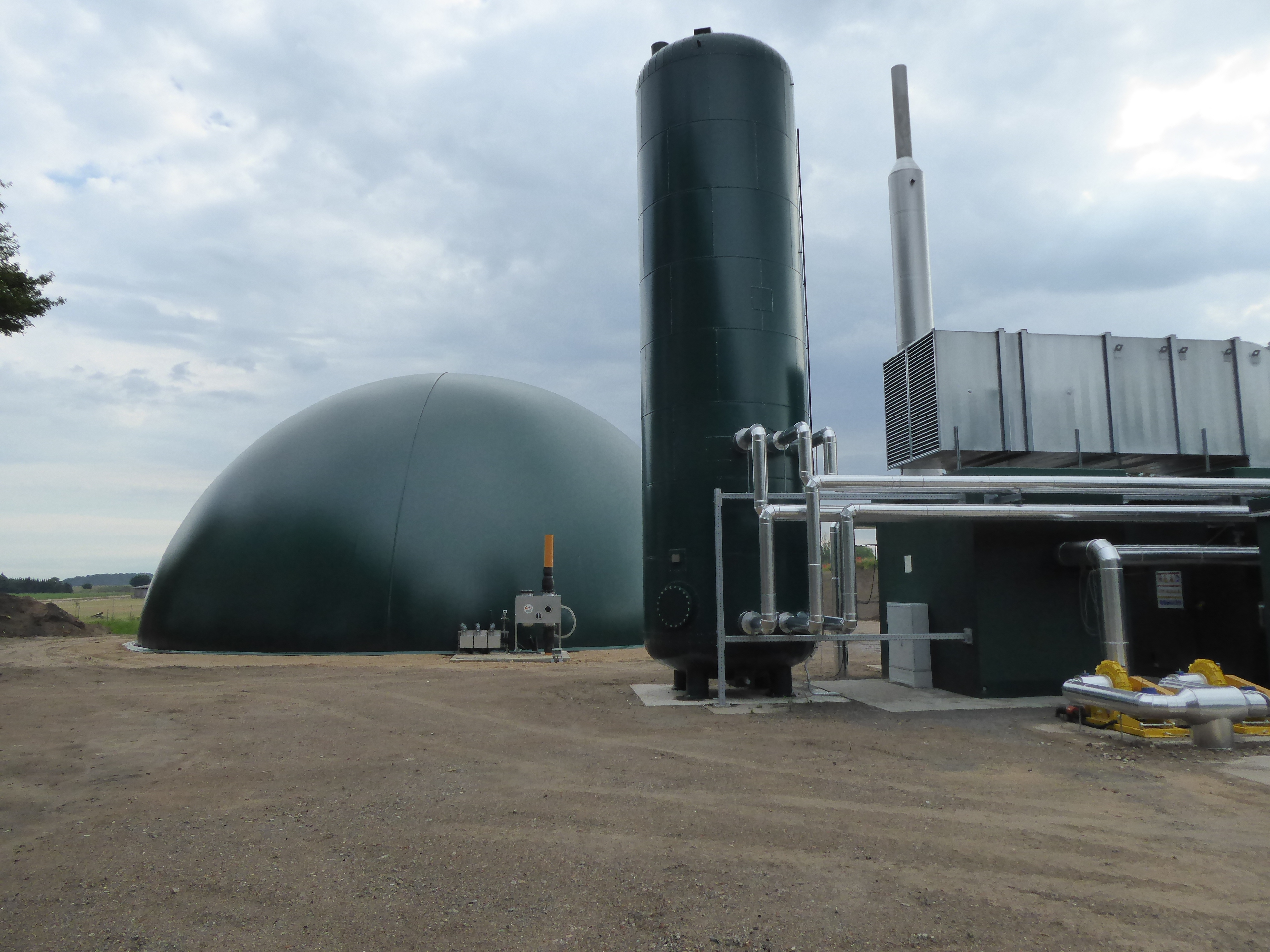 Biogasanlage mit Speicher der LU Tangeln eG (Foto: Landwirtschaftliches Unternehmen Tangeln e. G.)